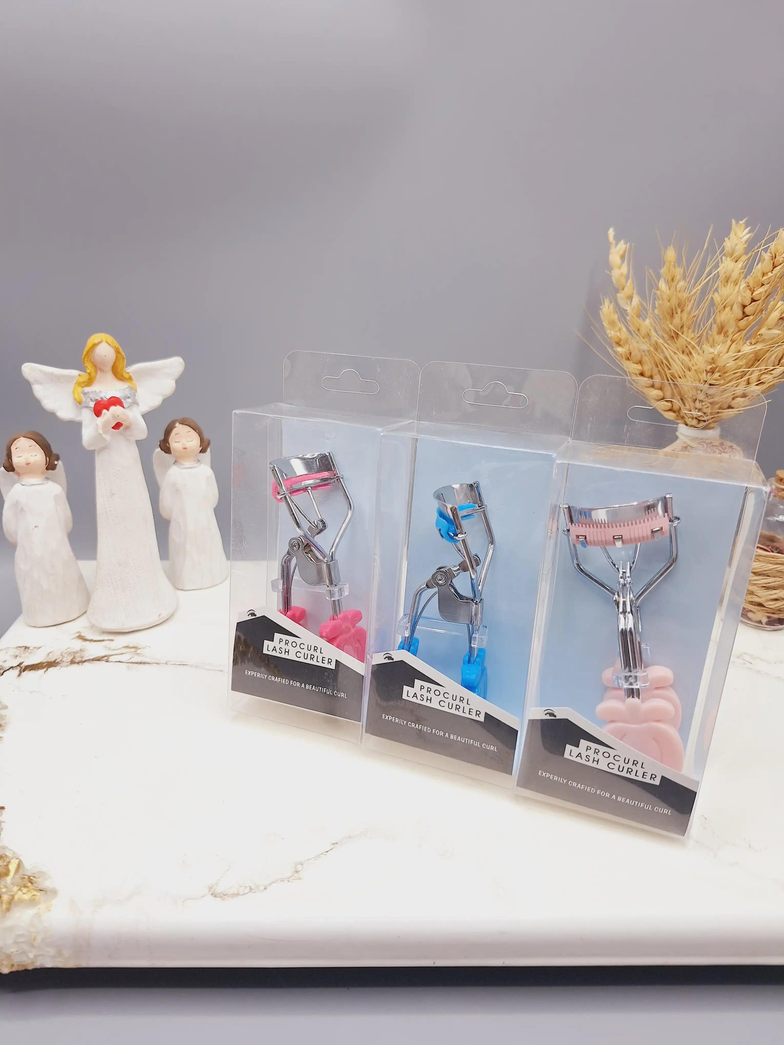 فرمژه شانه دار طرح توت فرنگی