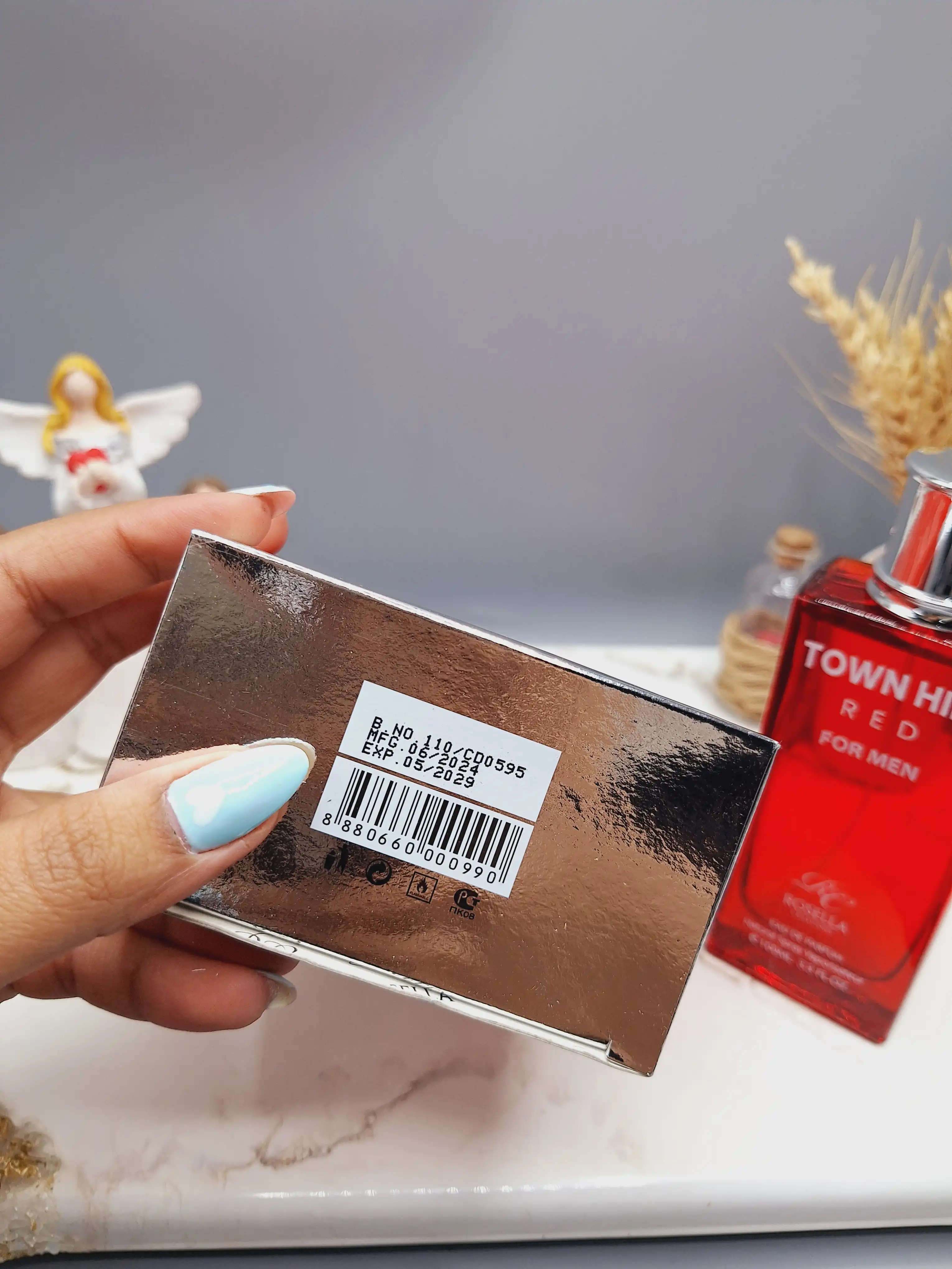 ادکلن TOWN HILL RED FOR MEN کارتن قرمز حجم 100 میل کد 0990