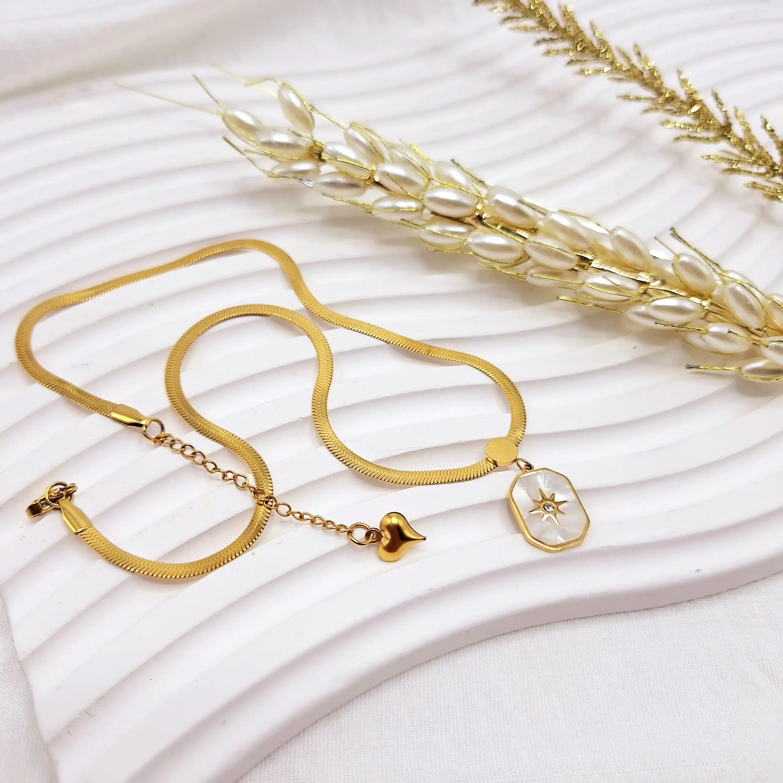 گردنبند ماری مدل آویز خورشیدی